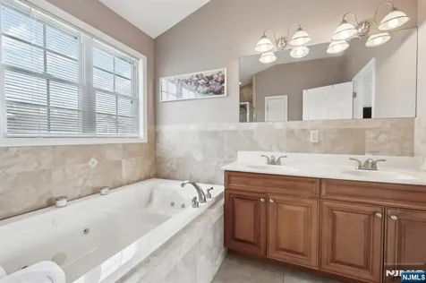 308 Hamilton Place Hackensack NJ 07601