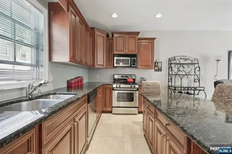 308 Hamilton Place Hackensack NJ 07601