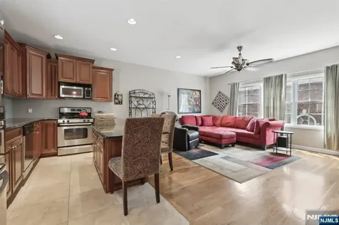 308 Hamilton Place Hackensack NJ 07601