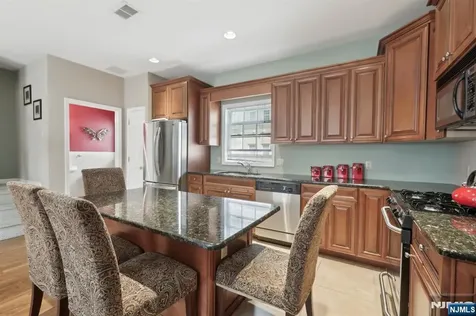 308 Hamilton Place Hackensack NJ 07601