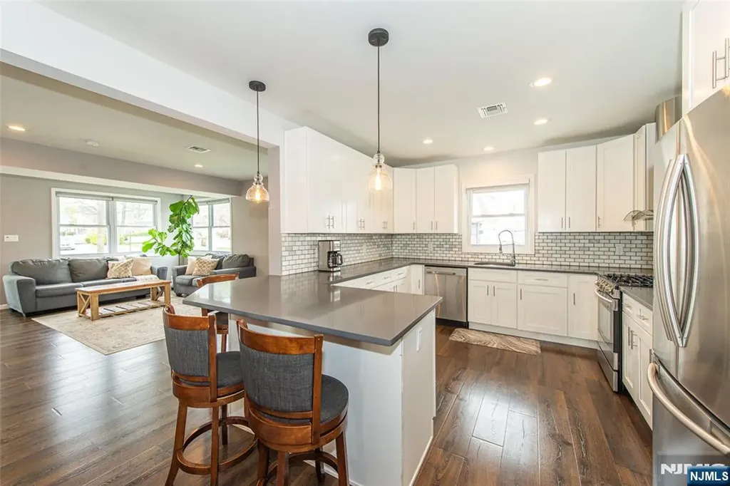 81 S Summit Street Bergenfield NJ 07621