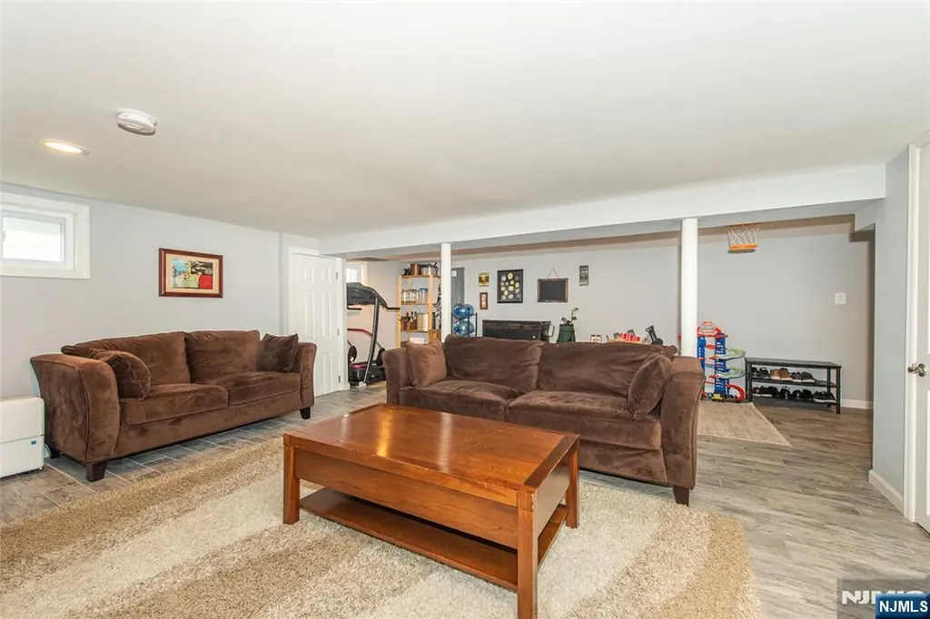 81 S Summit Street Bergenfield NJ 07621