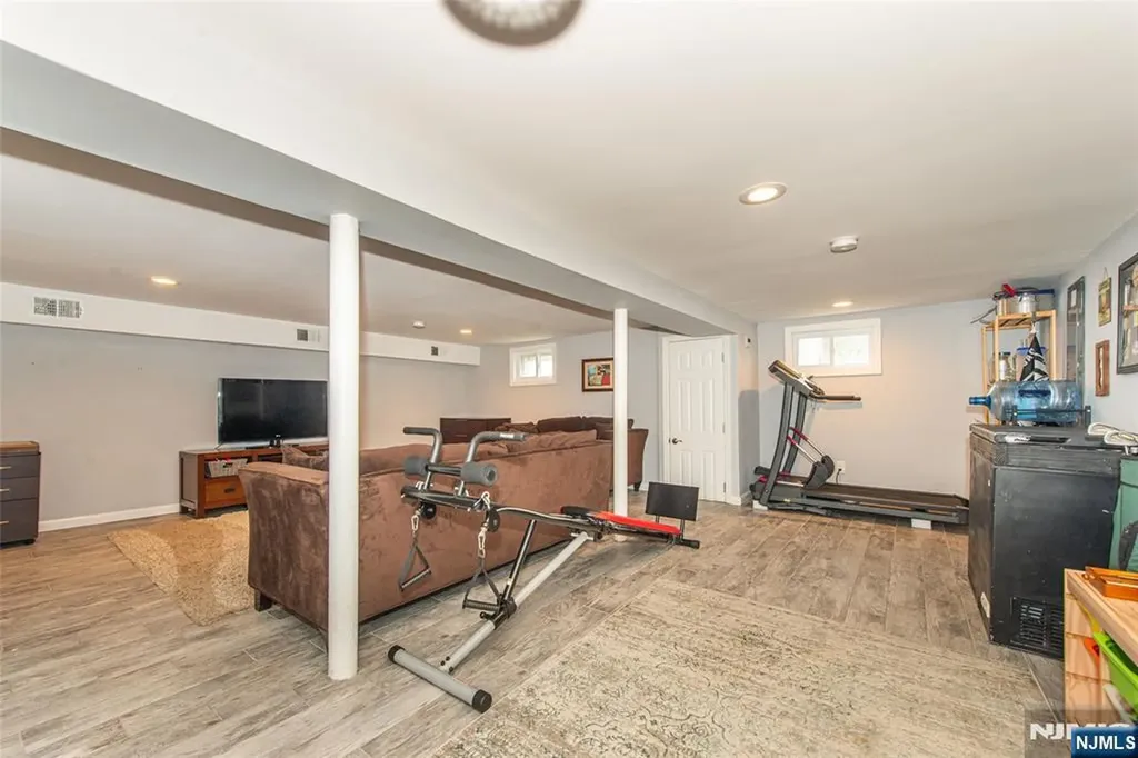 81 S Summit Street Bergenfield NJ 07621