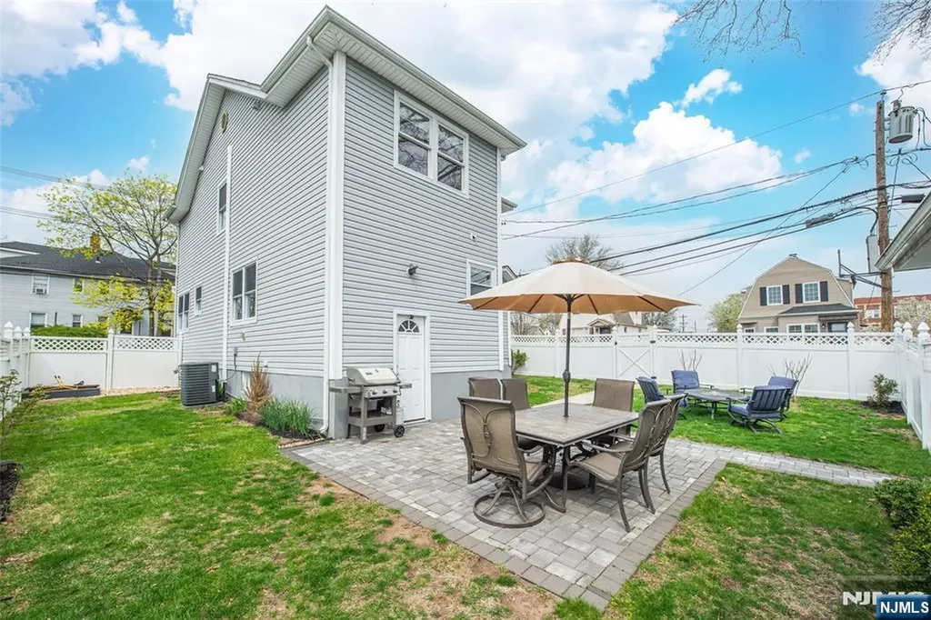 81 S Summit Street Bergenfield NJ 07621