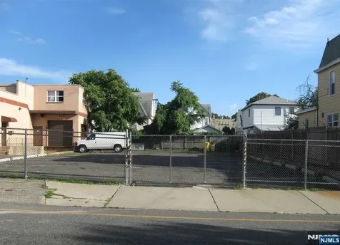 38 Plauderville Avenue Garfield NJ 07026