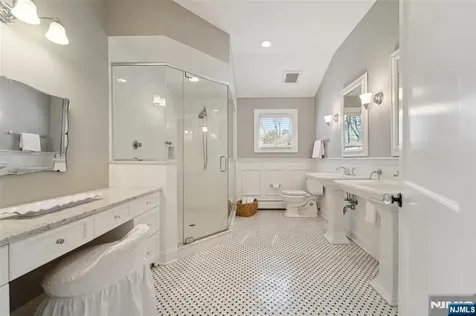 435 Overbrook Road Ridgewood NJ 07450