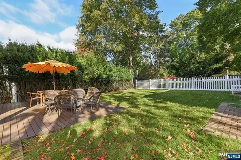 18 1st Street Allendale NJ 07401