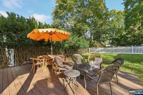 18 1st Street Allendale NJ 07401
