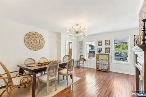 18 1st Street Allendale NJ 07401