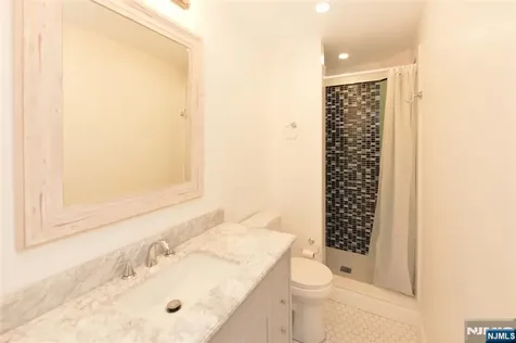 190 Rock Glen Rock NJ 07432