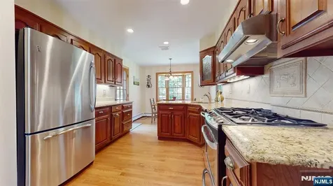 7 Park Demarest NJ 07627