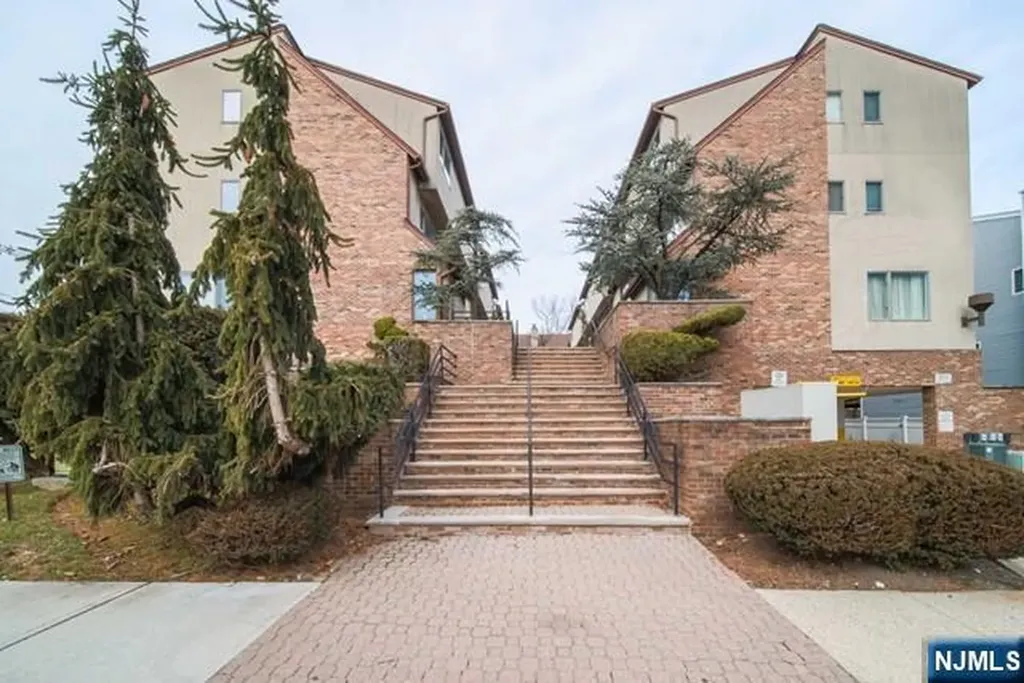 1323 15th Street Fort Lee NJ 07024