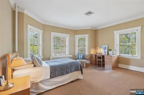 348 Prospect Street Glen Rock NJ 07452