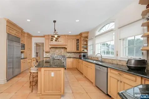 62 Johnson Avenue Englewood Cliffs NJ 07632