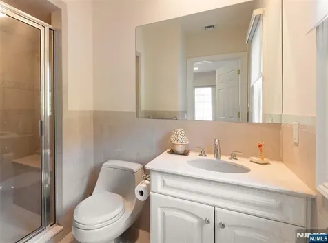 62 Johnson Avenue Englewood Cliffs NJ 07632