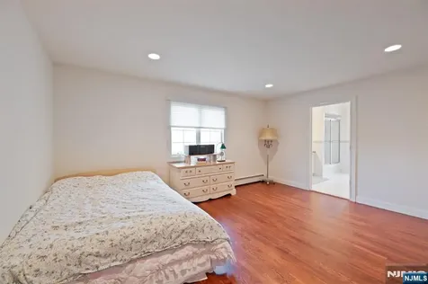 62 Johnson Avenue Englewood Cliffs NJ 07632
