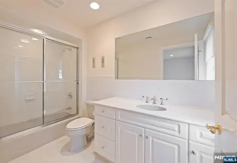 62 Johnson Avenue Englewood Cliffs NJ 07632