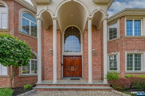 62 Johnson Avenue Englewood Cliffs NJ 07632