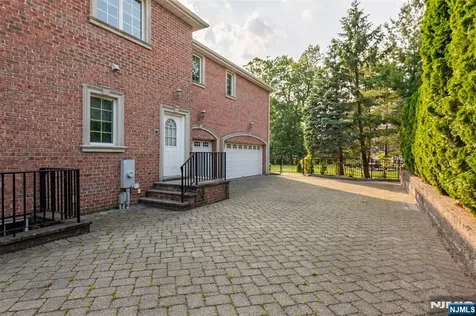 62 Johnson Avenue Englewood Cliffs NJ 07632