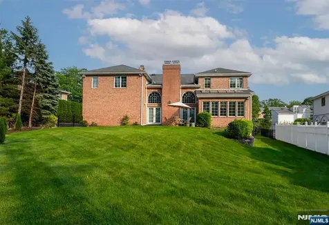 62 Johnson Avenue Englewood Cliffs NJ 07632