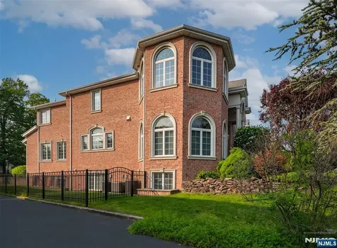 62 Johnson Avenue Englewood Cliffs NJ 07632