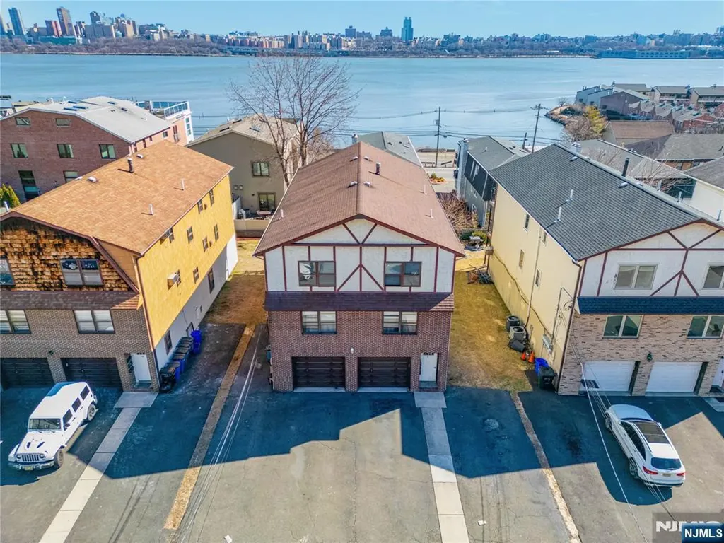 91 Myrtle Avenue Edgewater NJ 07020