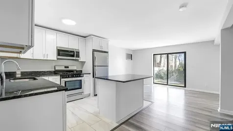 91 Myrtle Avenue Edgewater NJ 07020