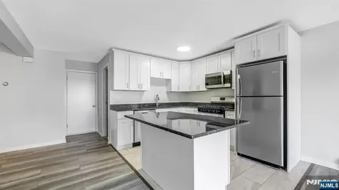 91 Myrtle Avenue Edgewater NJ 07020