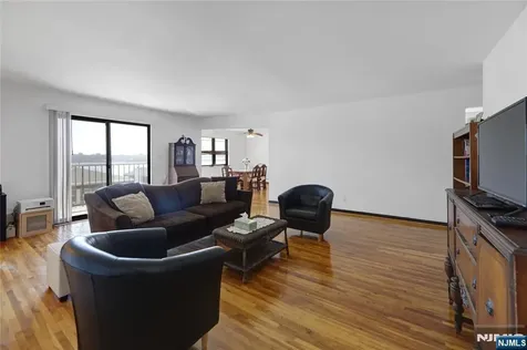 91 Myrtle Avenue Edgewater NJ 07020