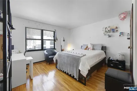 91 Myrtle Avenue Edgewater NJ 07020
