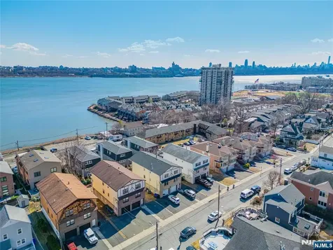 91 Myrtle Avenue Edgewater NJ 07020