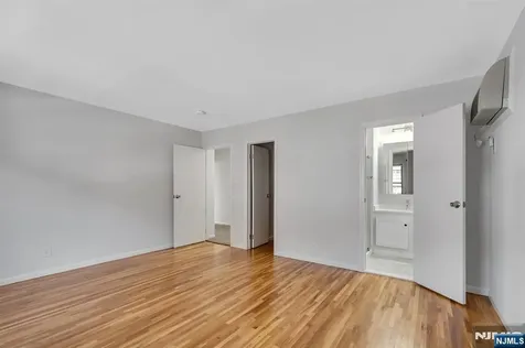 91 Myrtle Avenue Edgewater NJ 07020