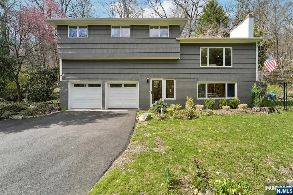 110 Deerhaven Road Mahwah NJ 07430