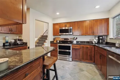 110 Deerhaven Road Mahwah NJ 07430