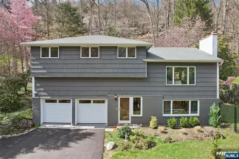 110 Deerhaven Road Mahwah NJ 07430