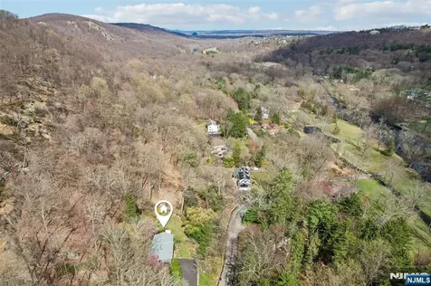 110 Deerhaven Road Mahwah NJ 07430