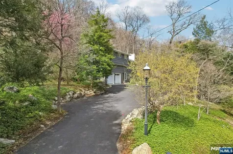 110 Deerhaven Road Mahwah NJ 07430