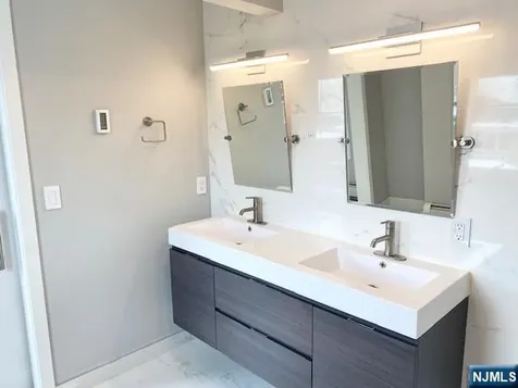 2366 Linwood Avenue Fort Lee NJ 07024
