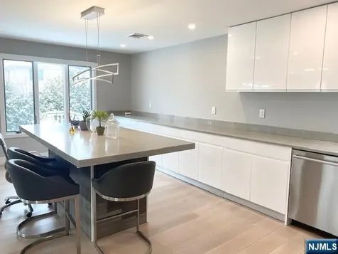 2366 Linwood Avenue Fort Lee NJ 07024