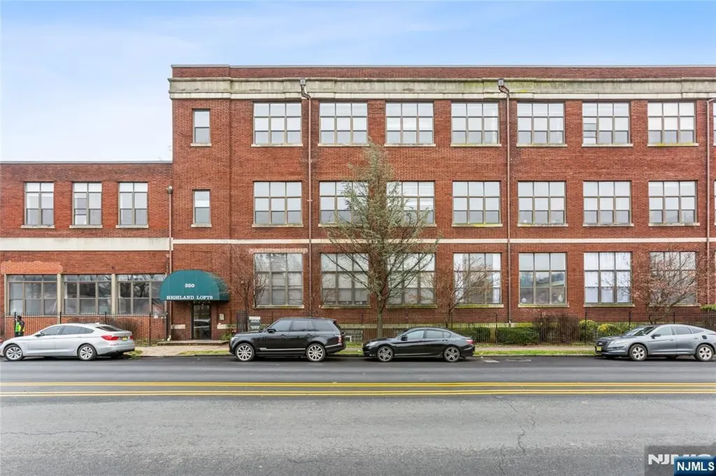 350 Scotland Road Orange NJ 07050