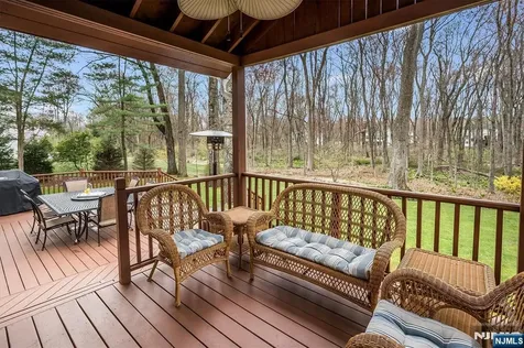 16 Reeds Lane Woodcliff Lake NJ 07677