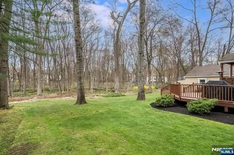 16 Reeds Lane Woodcliff Lake NJ 07677