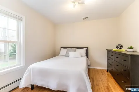 16 Reeds Lane Woodcliff Lake NJ 07677