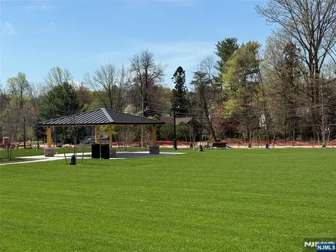 16 Reeds Lane Woodcliff Lake NJ 07677
