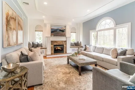 16 Reeds Lane Woodcliff Lake NJ 07677