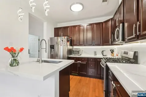333 Oswego Court West New York NJ 07093