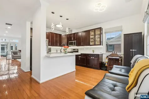 333 Oswego Court West New York NJ 07093