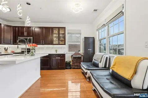 333 Oswego Court West New York NJ 07093