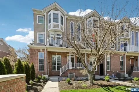 333 Oswego Court West New York NJ 07093