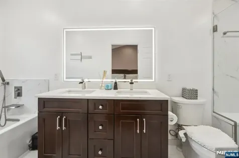 333 Oswego Court West New York NJ 07093